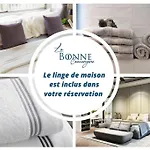 Port Et Centre Climatisation Piscine Au Sein De La Port 라그랑모트