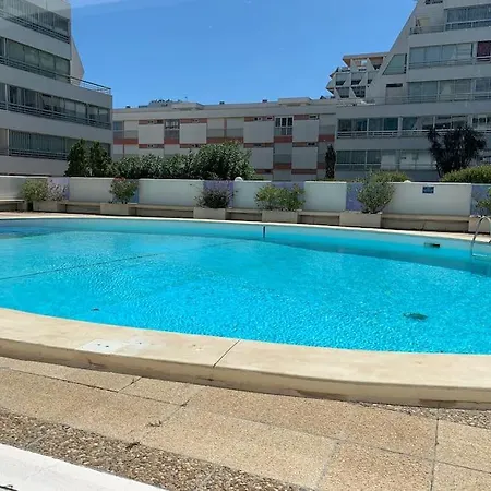 Port Et Centre Climatisation Piscine Au Sein De La Port Apartment *